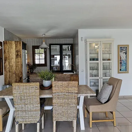 Сasa de vacaciones The Beach House
